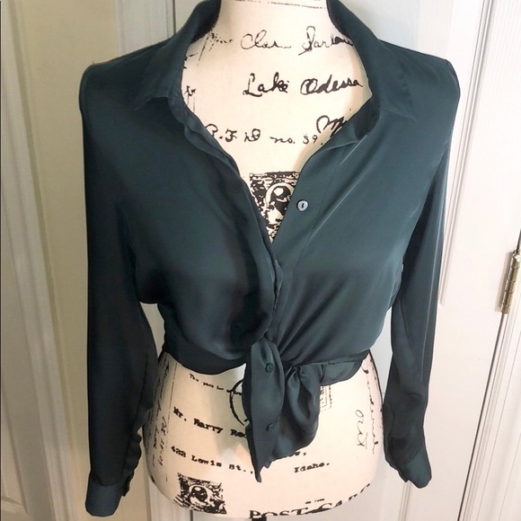 SALE TODAY Polyester emerald green button down top - Picture 3 of 4